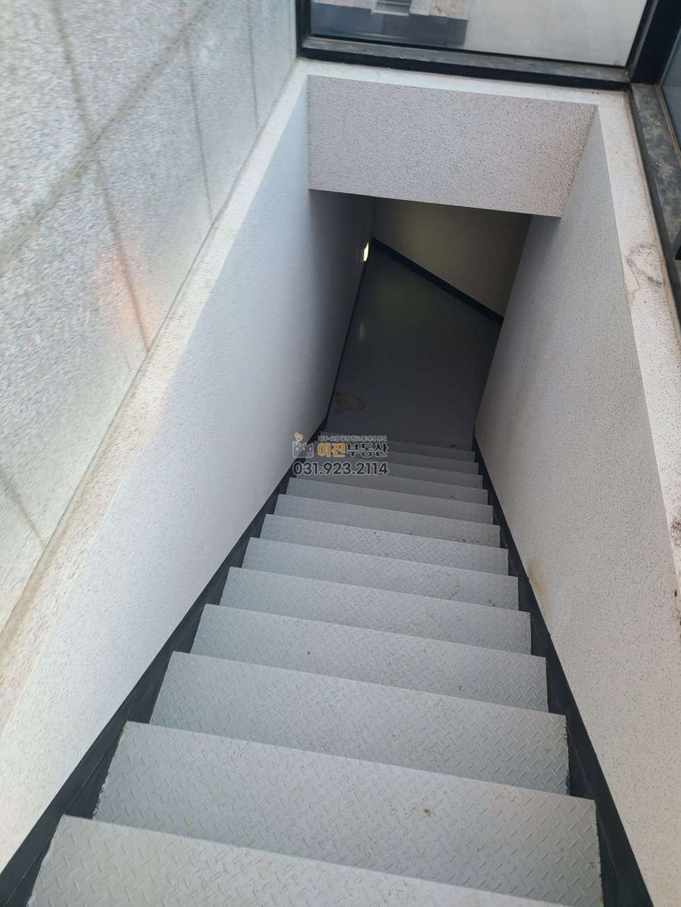 경기 고양일산동구 문봉동 일산 문봉동 400평대 창고 임대 동력많은 자동차관련업, 식품공장 가능 월세 매물번호 10813 사진 4