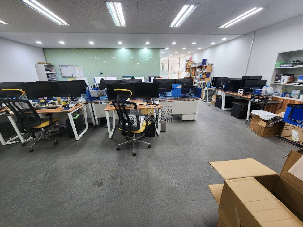 경기 고양일산동구 성석동 다동 마당특대 성석동 단독마당 대형물류창고 시설 임대 츄레라 시원하게 진입가능 합니다. 월세 매물번호 10074 사진 2