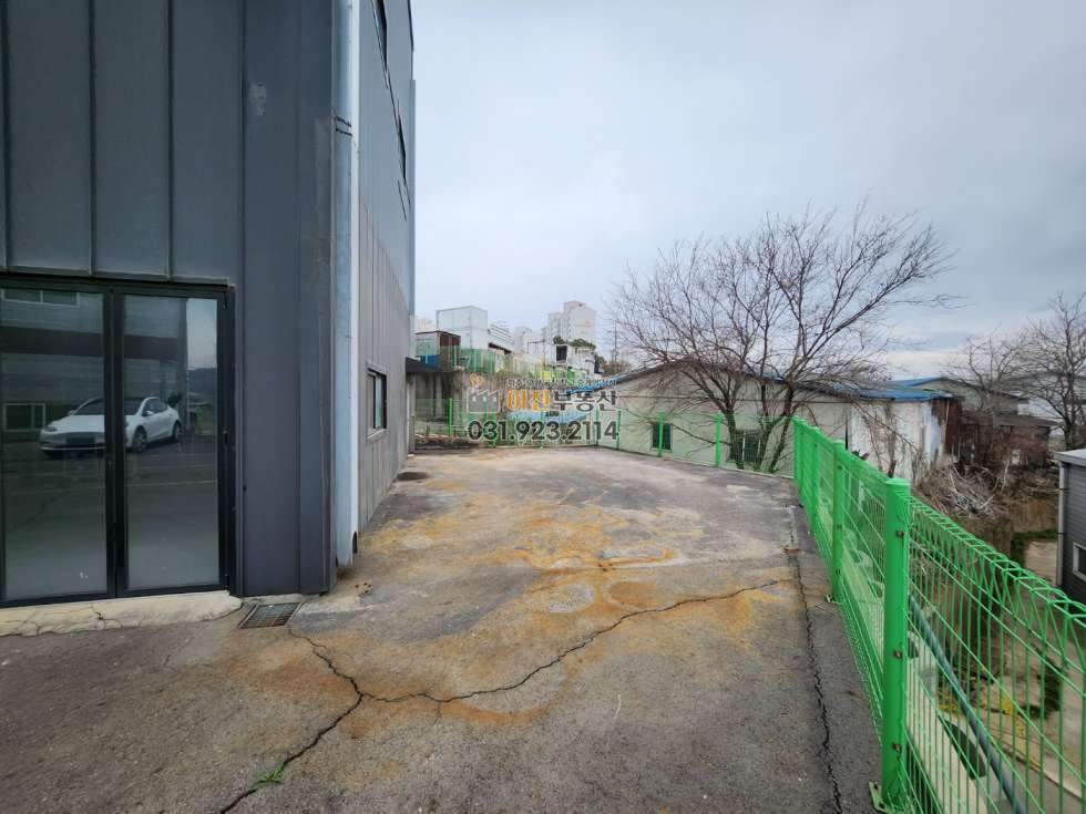 경기 고양일산서구 덕이동 주건축물제1동 고양시 일산 서구 덕이동에 위치한 사옥형 공장으로 물류창고로도 추천 월세 매물번호 10319 사진 7